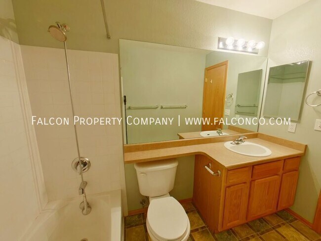 Building Photo - 4883 Jedediah Smith Rd