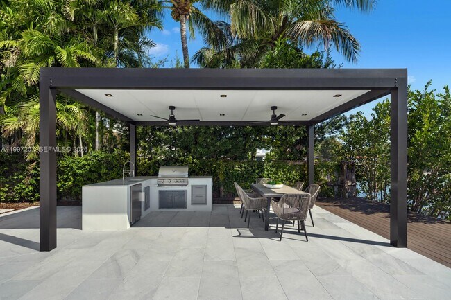 Building Photo - 19721 NE 23rd Ave