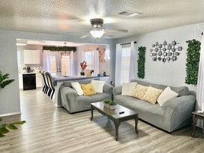 Building Photo - 410 Mahogany Chest