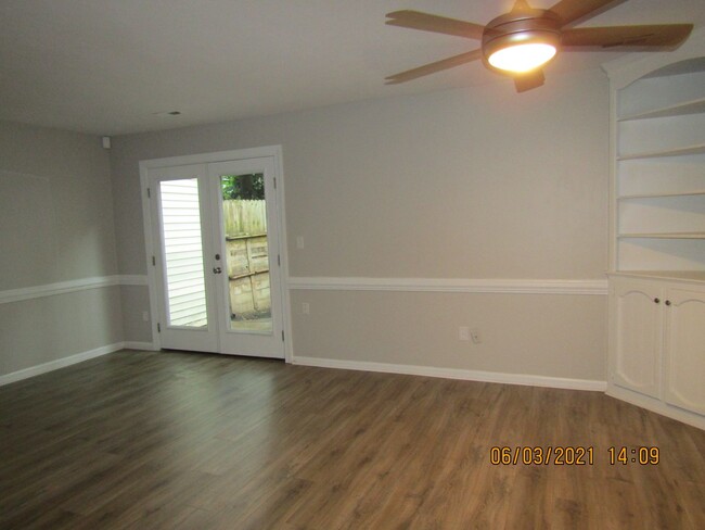 Building Photo - Georgetown Colony