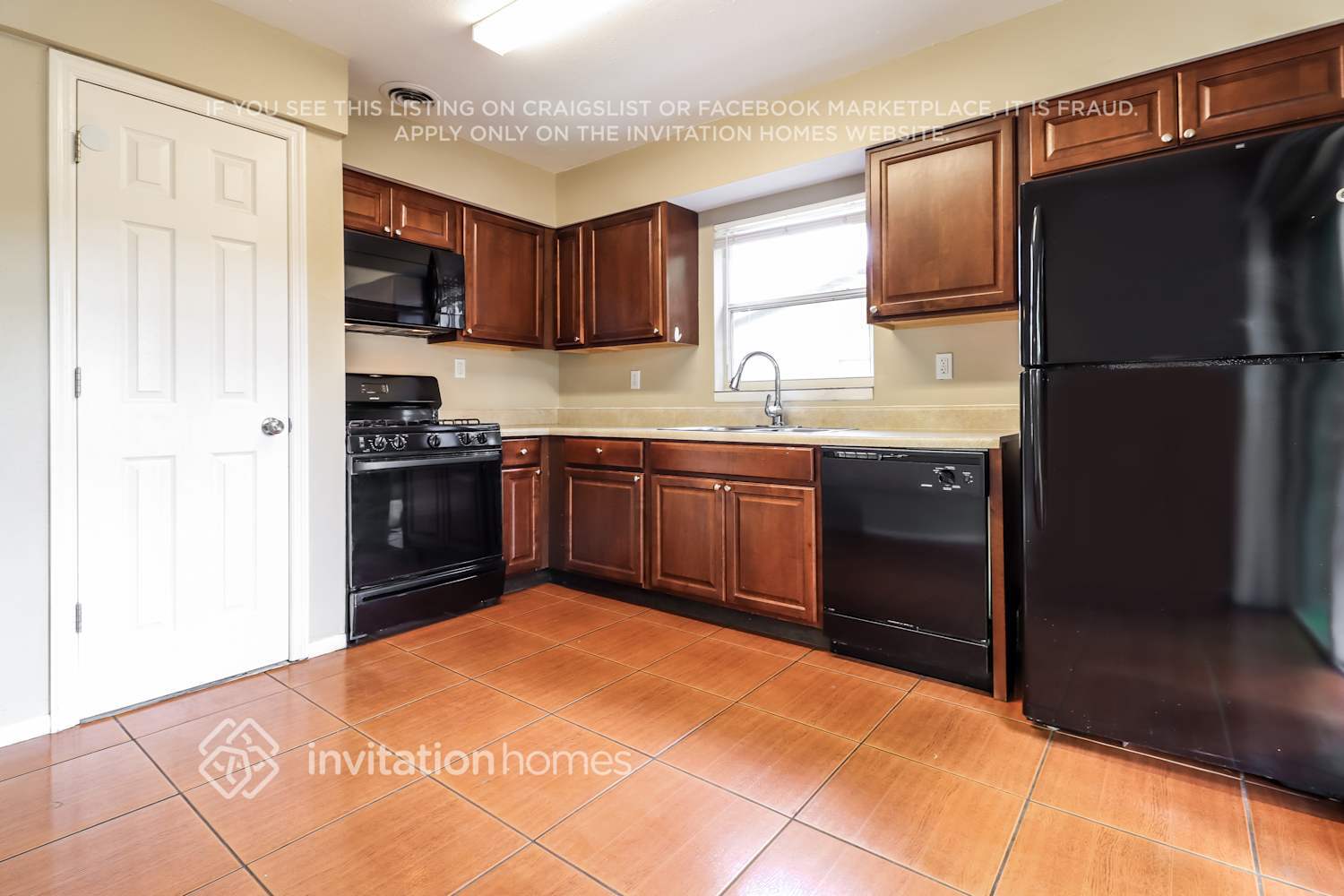 Building Photo - 14775 Mockingbird Ln E