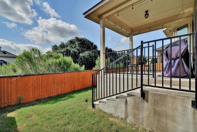 Building Photo - 2208 Granite Hill Dr