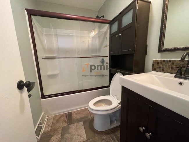 Building Photo - 6805 Jackson Ave