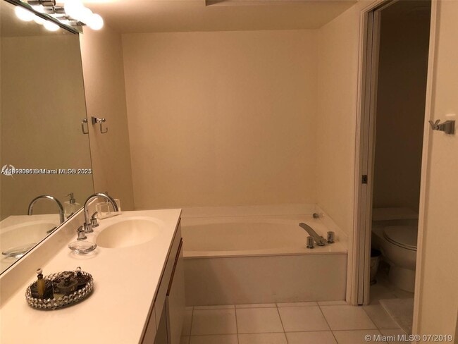 Building Photo - 3530 Mystic Pointe Dr