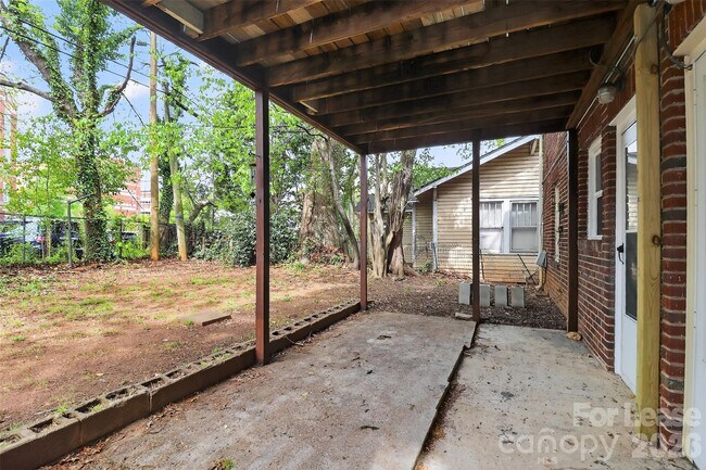 Building Photo - 1412 Park Dr