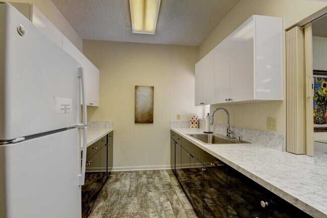 Building Photo - 18541 Cherborg Dr
