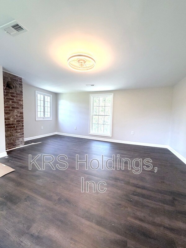 Building Photo - 2370 Proffitt Rd