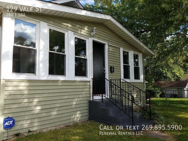 Building Photo - 129 Vale St