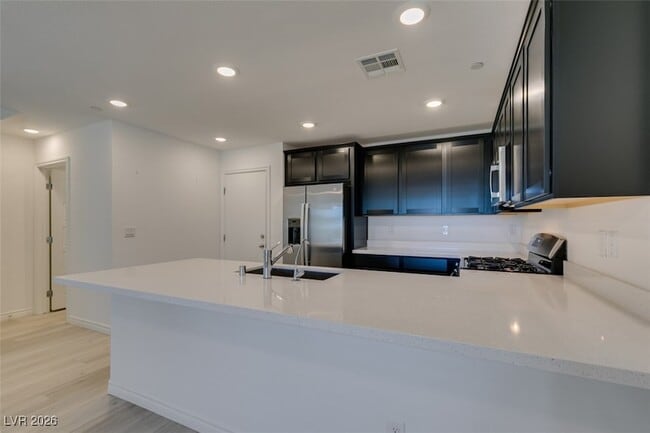 Building Photo - 6254 Foxes Dl St