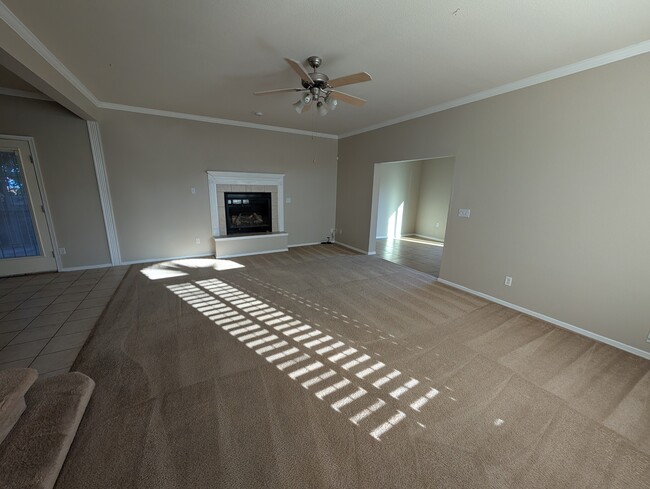 Building Photo - 805 Bonnie Ct