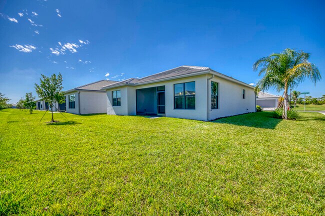 Building Photo - 12555 SW Manatee Marsh Ter