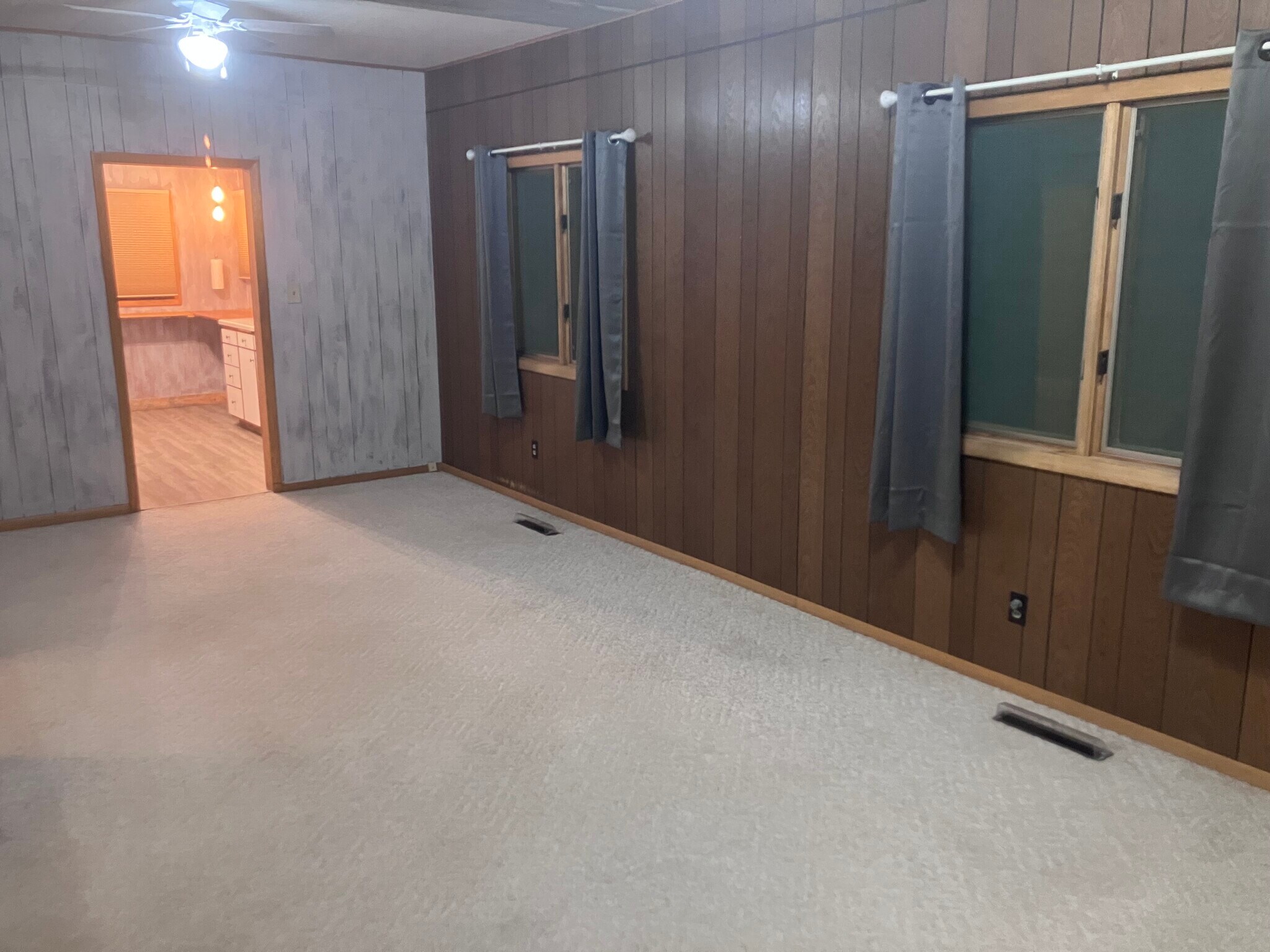 Building Photo - 413 2nd St SW