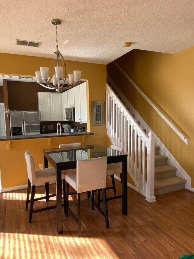 Building Photo - MOVE-IN SPECIAL!!! Townhome 3 Bedroom/2.5 Bathroom in Winter Park in a gated community