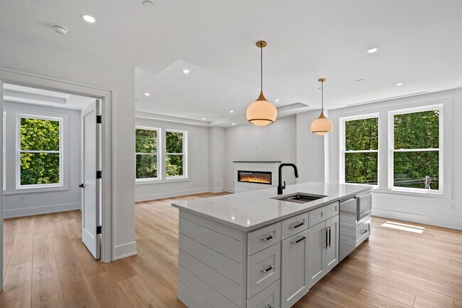 Building Photo - The Mark