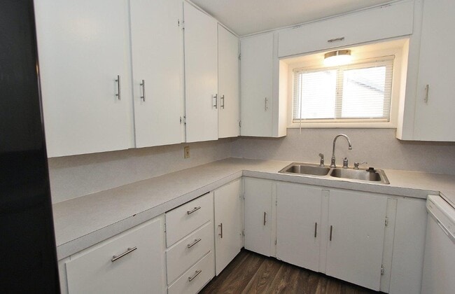 Building Photo - 321 West Blvd. New Plymouth