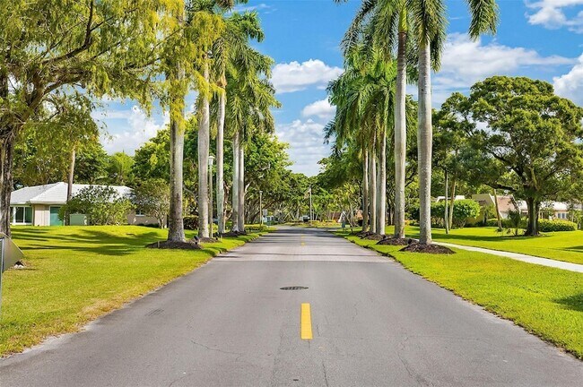 Building Photo - 3611 Oaks Clubhouse Dr