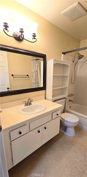 Building Photo - 1400 Post Rd