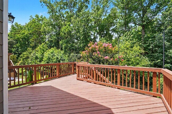 Building Photo - 655 Brookhaven Dr