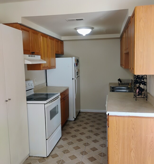 Building Photo - 2216 Fort Pickens Ct