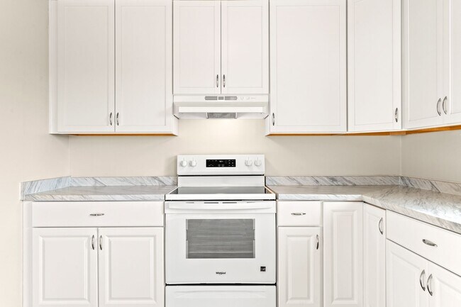 Building Photo - Just Updated! 3 Bed House in San Leandro |...