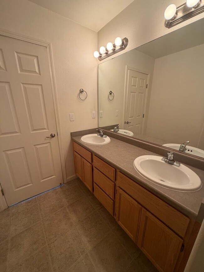 Building Photo - 1278 Mighty Oak Ln