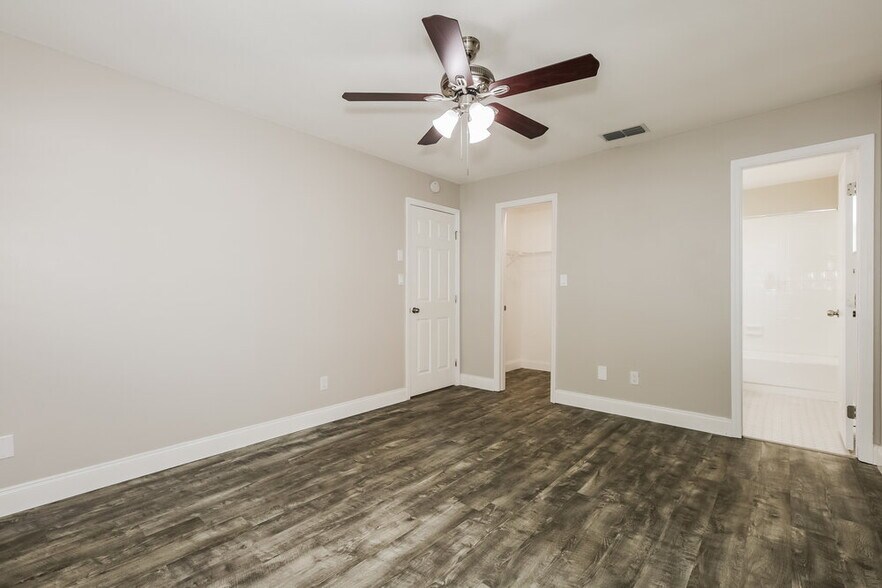 Building Photo - 3938 King Dr