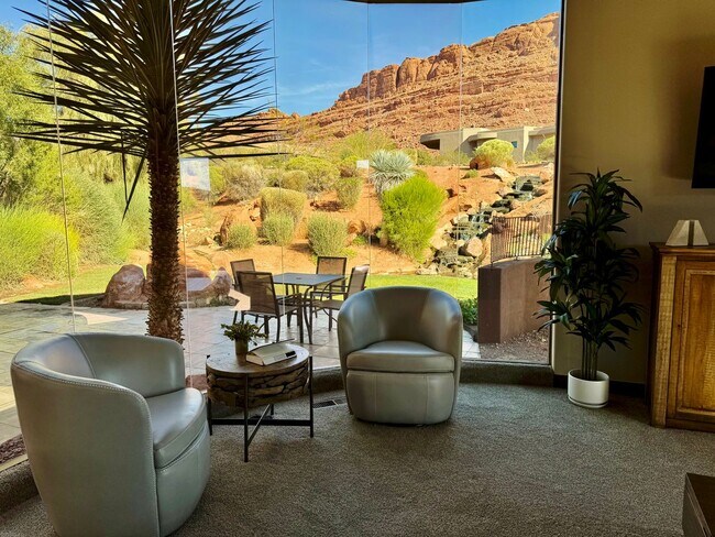 Building Photo - Furnished 3 Bedroom Entrada Home!!