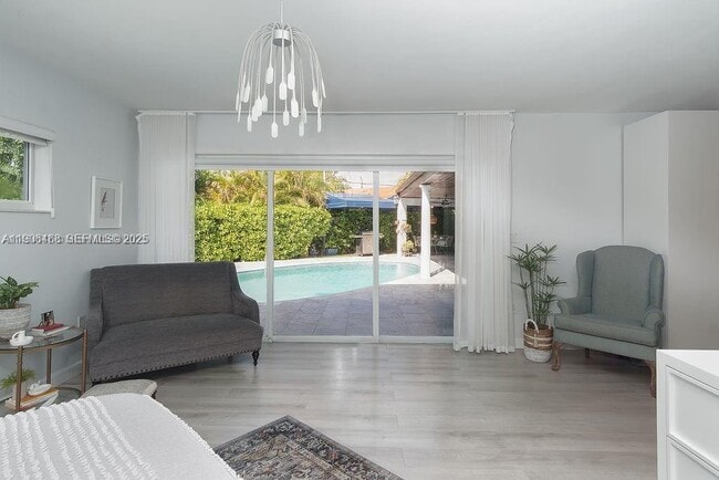 Building Photo - 1110 NE 100th St