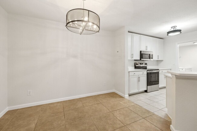 Building Photo - 9 Arbor Club Dr