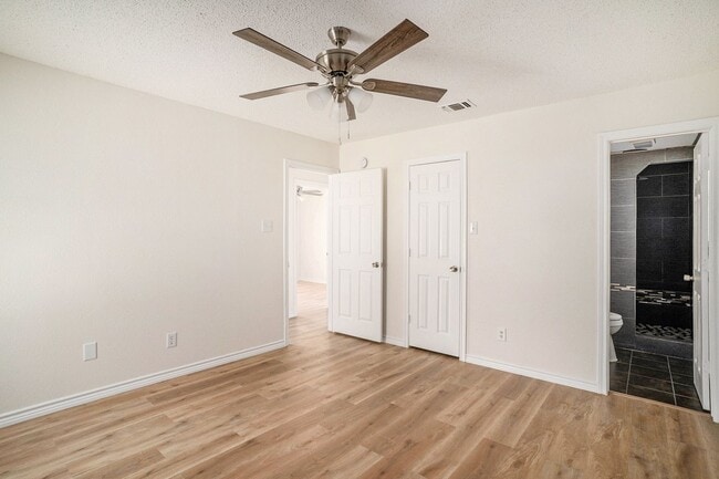 Building Photo - This charming 3-bedroom, 2-bathroom single...