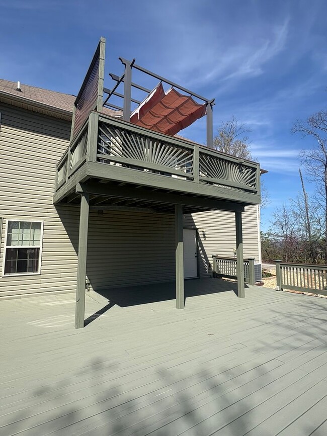 Building Photo - 4 Bedroom 3 Bath House