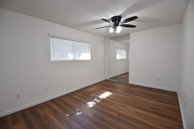 Building Photo - 4003-4003 Westporter Dr