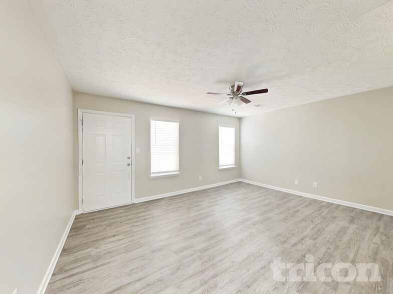 Building Photo - 760 Country Lake Ct