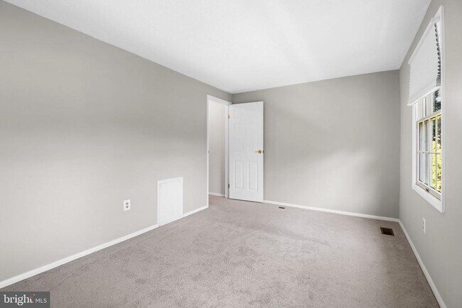 Building Photo - 7807 Breezy Down Terrace
