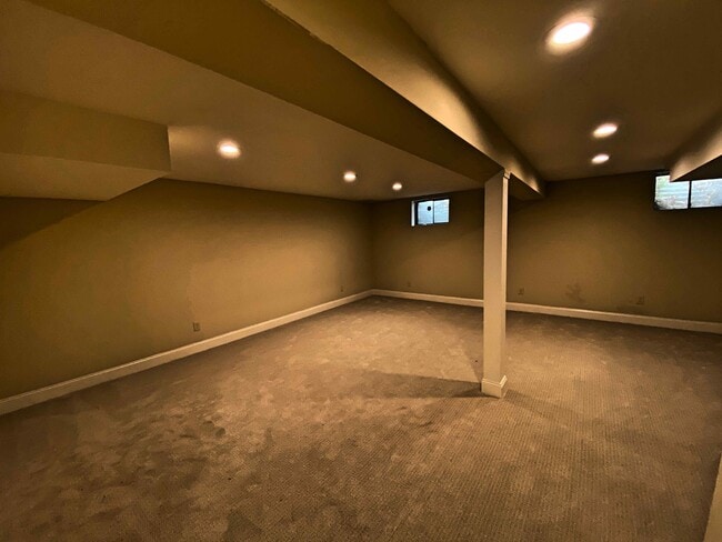 Building Photo - 7446 S Hudson Way