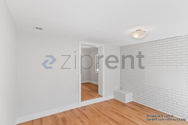 Building Photo - 96 Loyola Ave