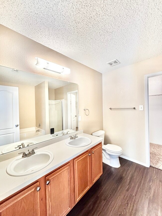 Building Photo - 319 Tioga Dr
