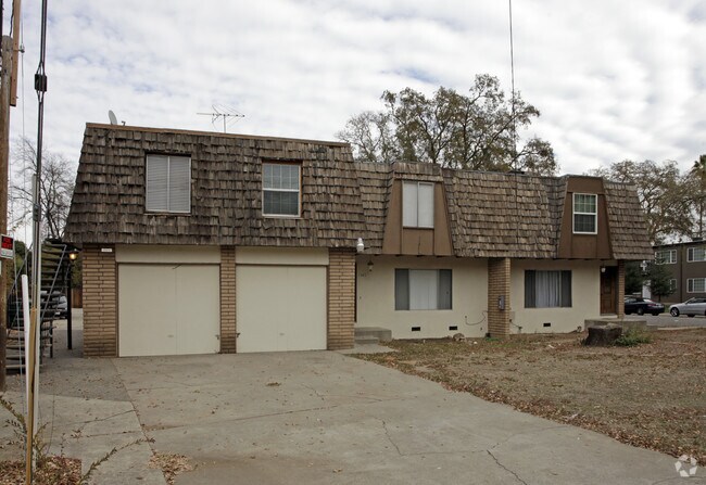 Building Photo - Pasadena Estates