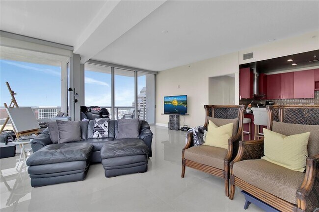 Building Photo - 150 E Robinson St