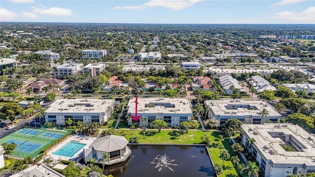 Building Photo - 788 Park Shore Dr