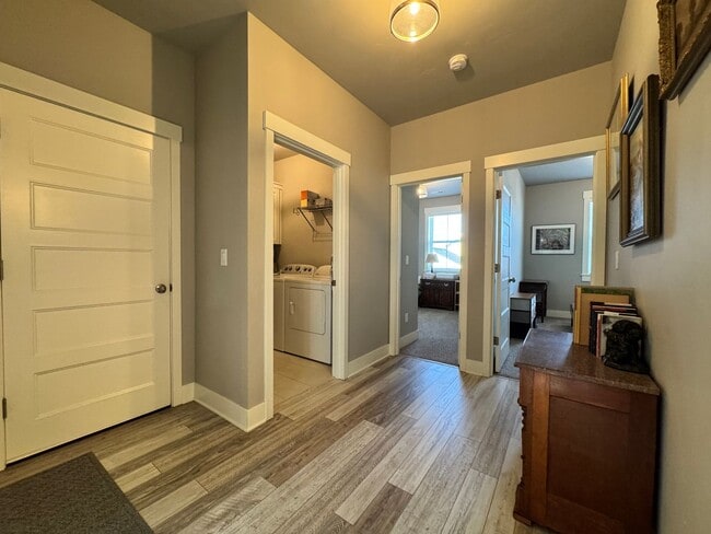 Building Photo - FOR RENT - Furnished 3 bed, 2 bath NorthWest Crossing Modern Townhome