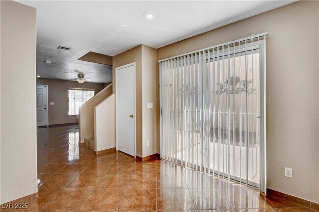 Building Photo - 1259 Black Cherry St