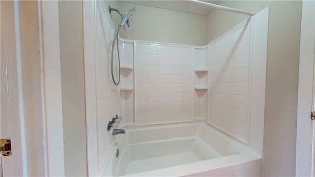 Building Photo - 307 Manuel Dr