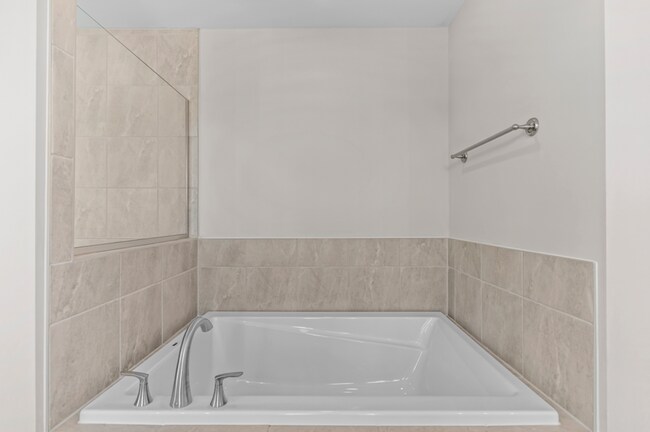 Building Photo - 210 Clifton Dr