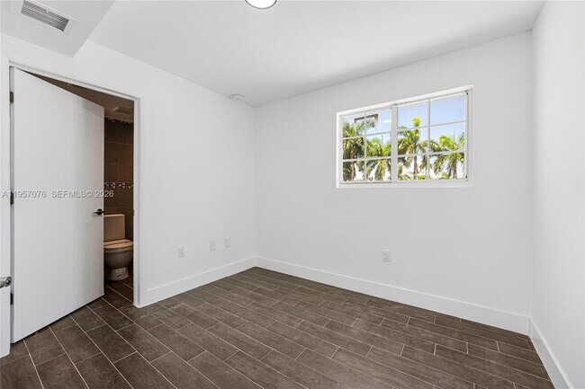 Building Photo - 1519 Pennsylvania Ave