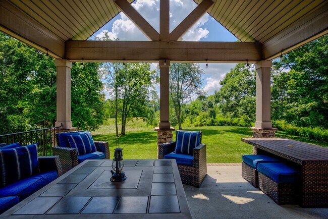 Building Photo - Fully Furnished, Short Term Rental, 1 Mont...