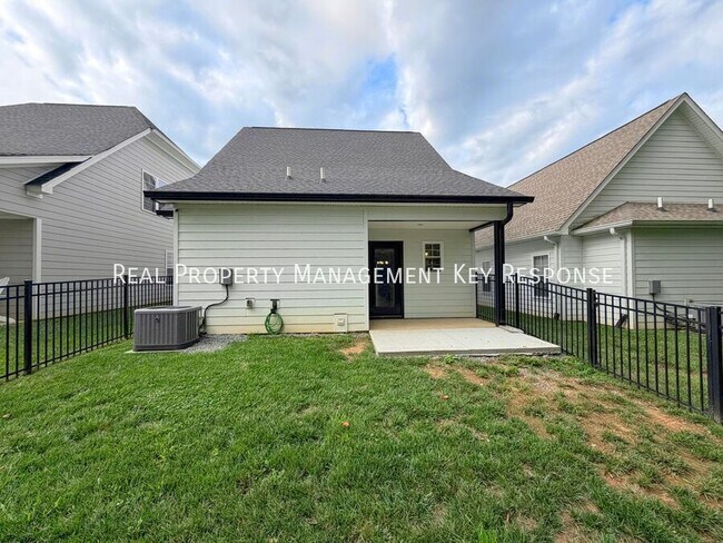 Building Photo - 213 Emmett Dr