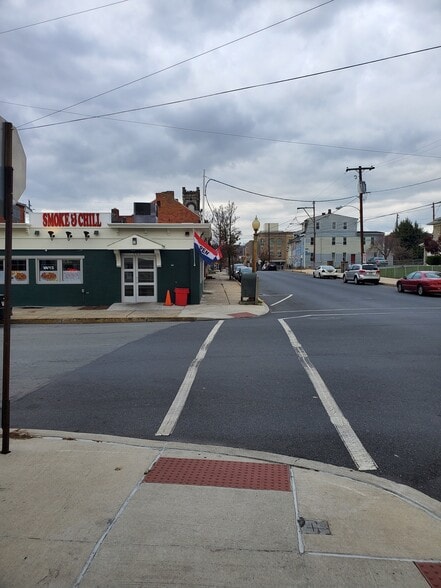 Building Photo - 354 Cherry St