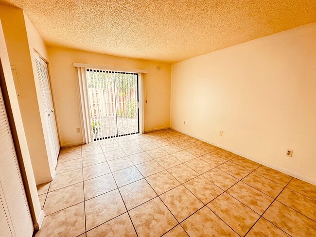 Building Photo - 1810 My Pl Ln