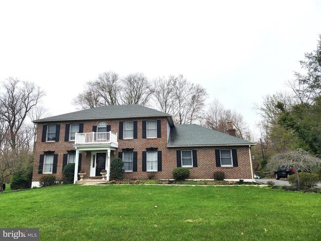 Building Photo - 5 Harlech Dr